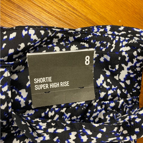 EXPRESS silky shortie super high rise shorts w/belt size 8 NWT - Picture 9 of 10